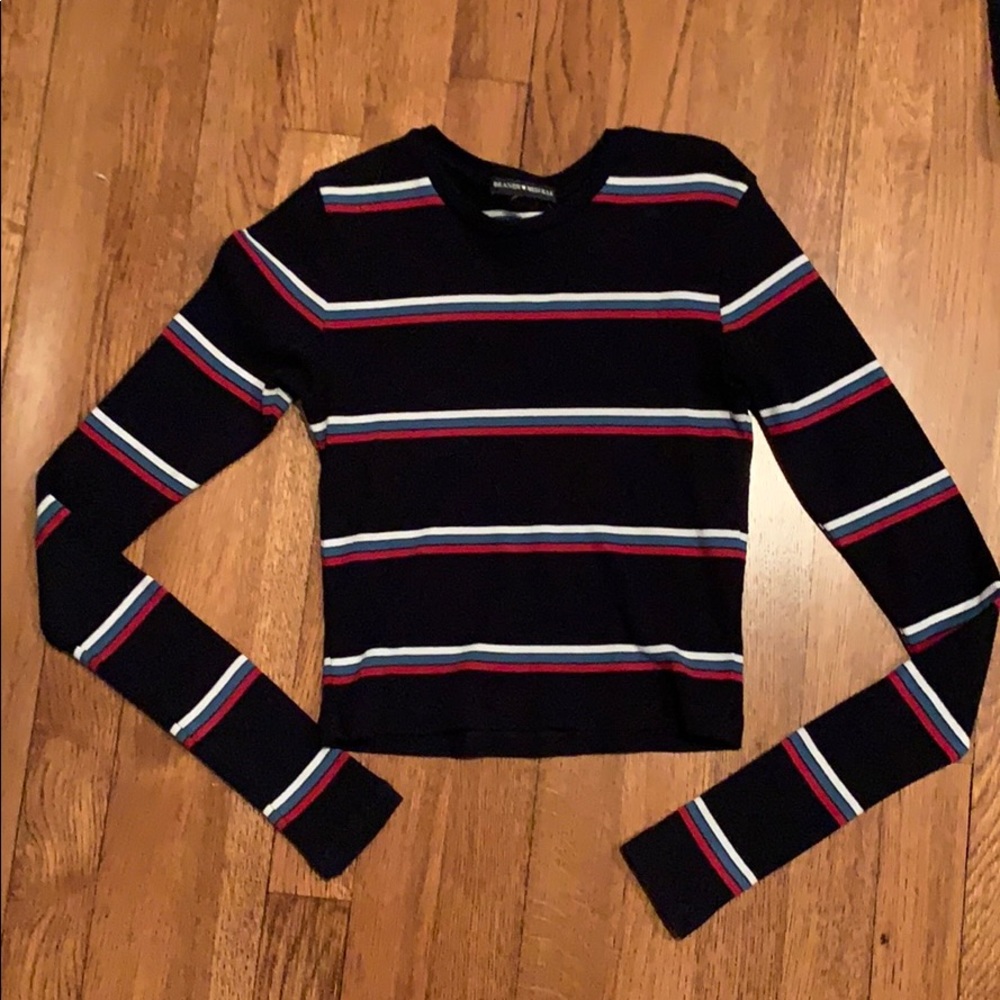 Brandy Melville Cropped Long Sleeve Top